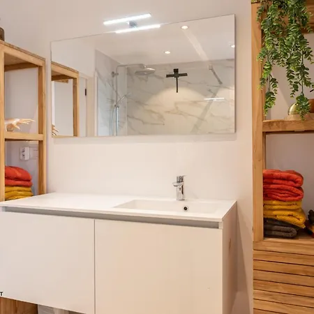 Daire Modern Luxury With Free Parking Space In The Center, Close To The Oostende